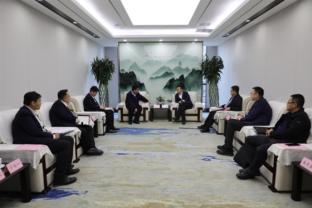 深化銀企合作！ 威海銀行濟(jì)南分行一行到產(chǎn)發(fā)集團(tuán)洽談合作