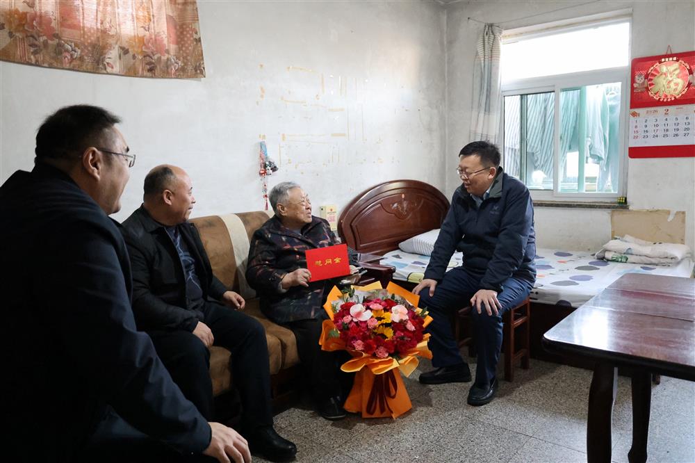 殷殷關(guān)懷 情暖新春！ 濟南產(chǎn)發(fā)集團走訪慰問離退休老干部